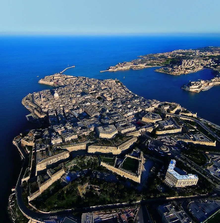 Spinola Bay Top Floor Seafront 3 Bedroom Apartment With Panoramic Sea Views - By Getawaysmalta Saint Julian's