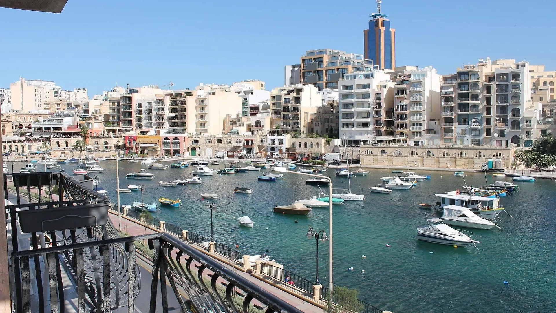 Spinola Bay Top Floor Seafront 3 Bedroom Apartment With Panoramic Sea Views - By Getawaysmalta Saint Julian's
